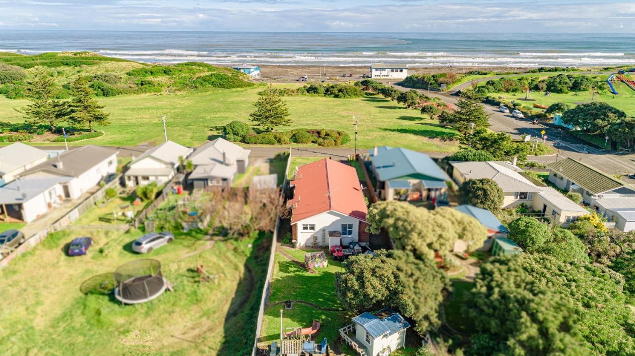 Le Riva Bed And Breakfast By The Beach Whanganui Eksteriør billede