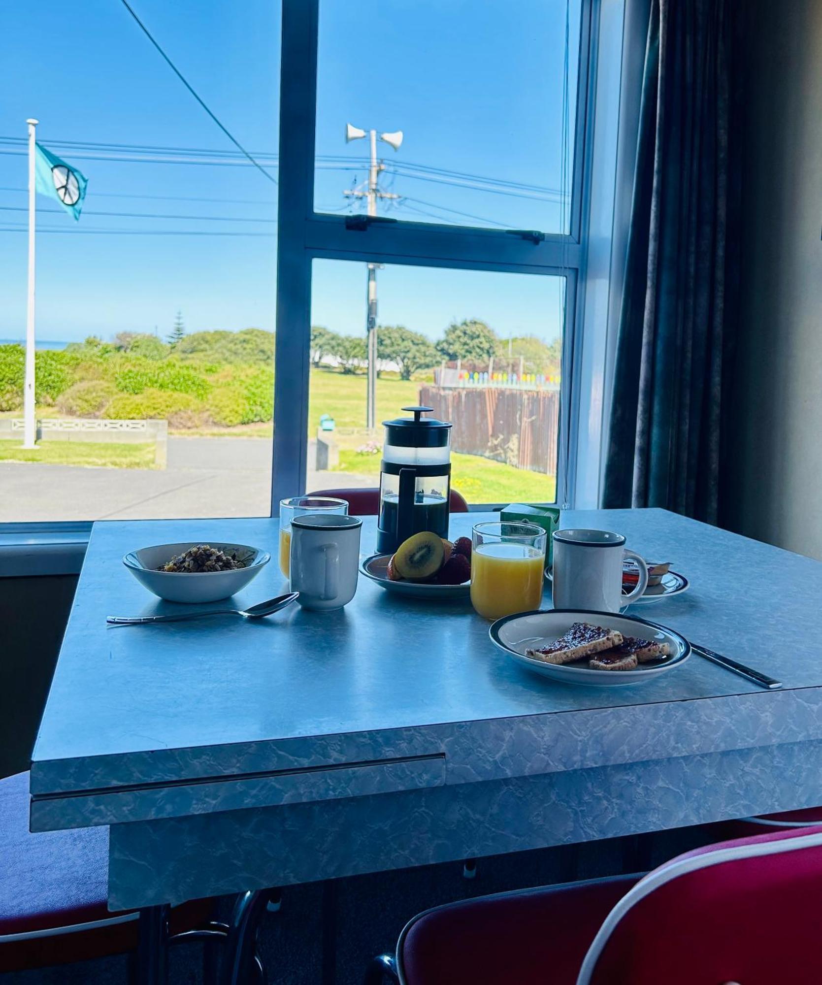 Le Riva Bed And Breakfast By The Beach Whanganui Eksteriør billede