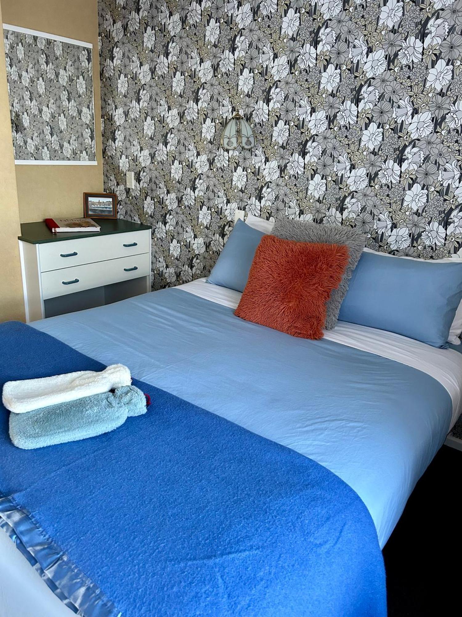 Le Riva Bed And Breakfast By The Beach Whanganui Eksteriør billede